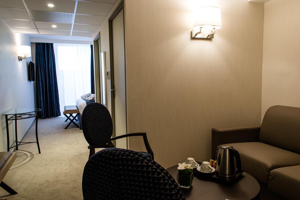 Hotel Le Rive Droite & Spa Lourdes Exterior photo