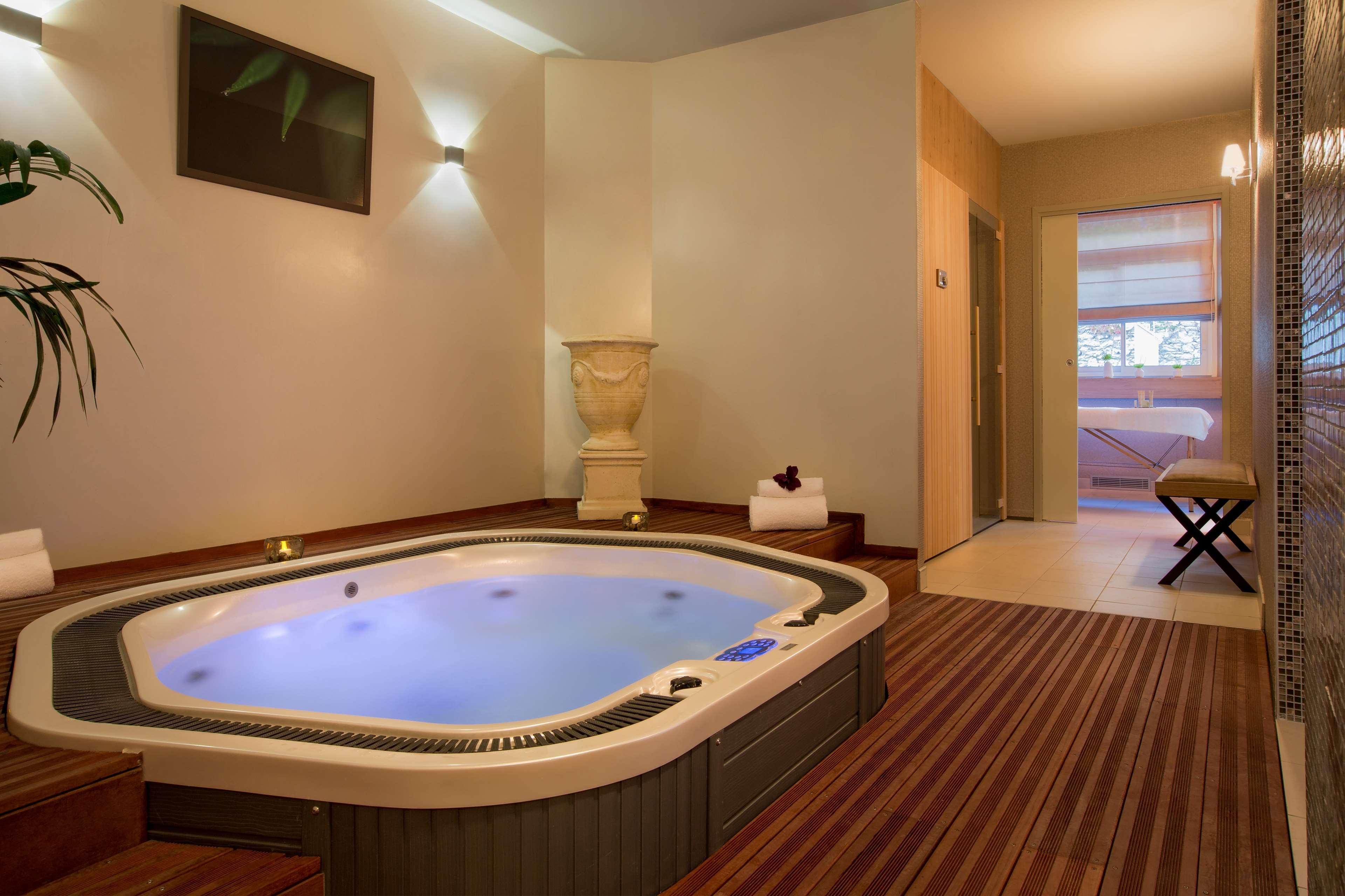 Hotel Le Rive Droite & Spa Lourdes Exterior photo